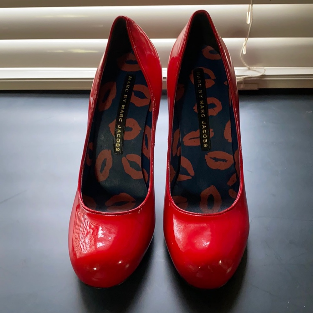 Marc by Marc Jacobs patent leather shoes